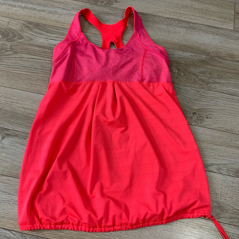 Women’s workout top